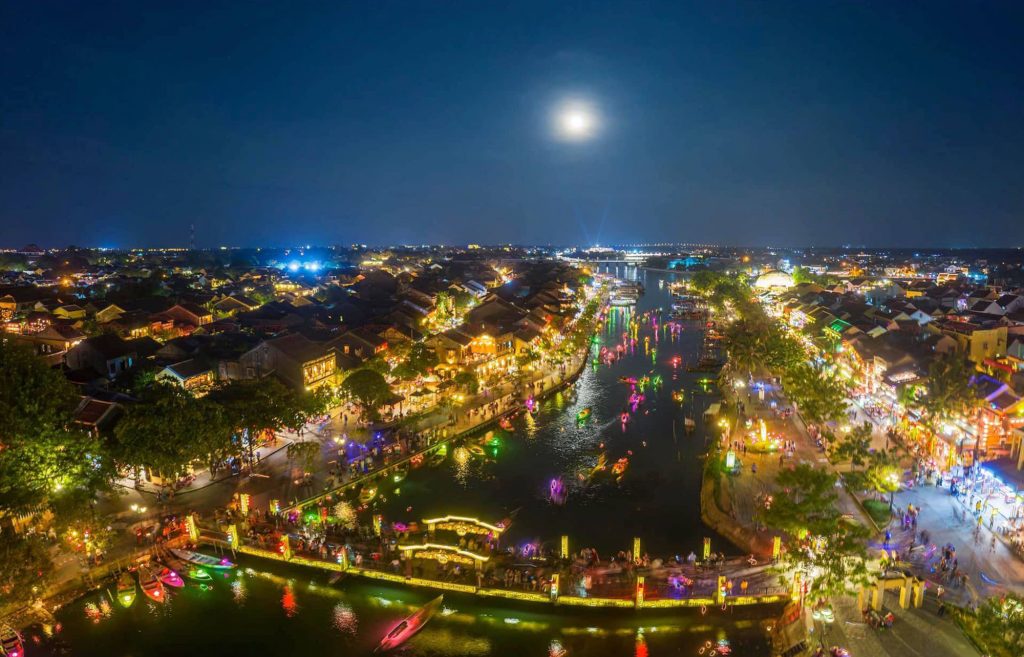 Photographer: Phạm Phùng